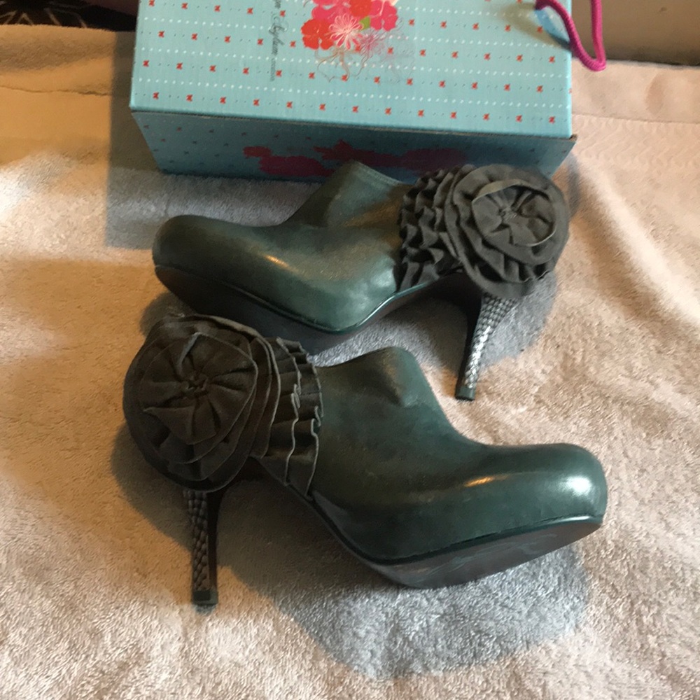 3 1/2 heel booties